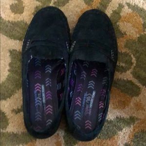 Women’s size 8 Skechers